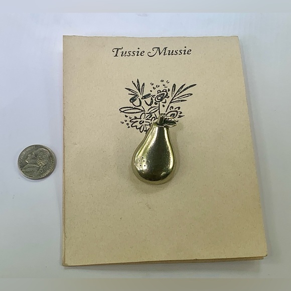 Brand New Old Stock Pear Shaped Lead Free Pewter Tussie Mussie Posy Holder Pin - Picture 12 of 15